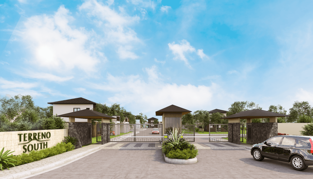 Terreno South Main Entrance_